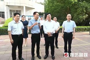 字母哥被玩坏了？瓦兰赛后得到比赛用球后大喊：是比赛用球吗